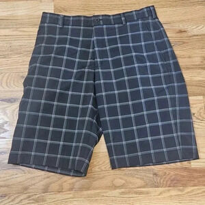 Nike Golf 95%Polyester 5%Spandex EUC Size 32